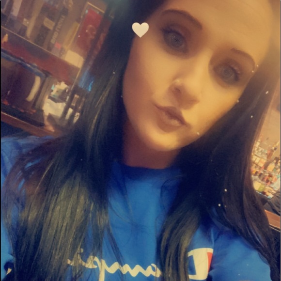 Meet your Posher, Mercedes - Picture 2 of 4